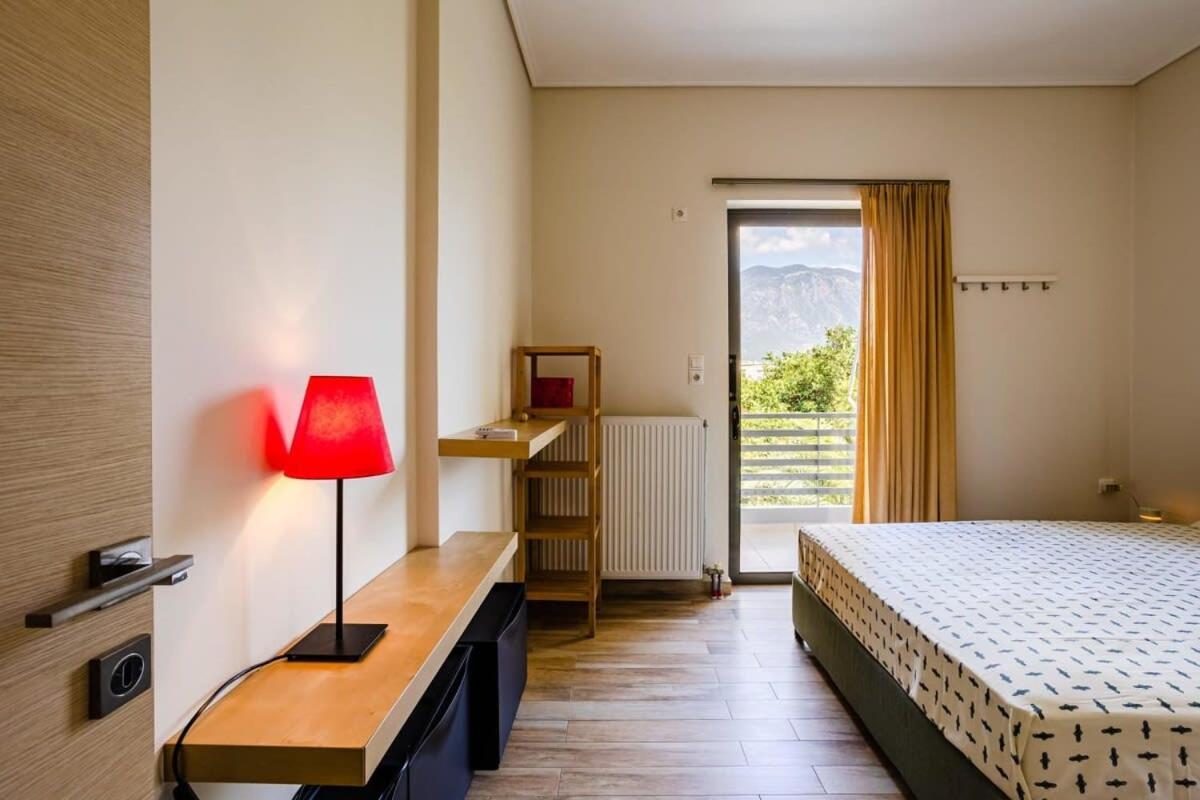 Kalamata'S Spacious Getaway-Taygetos Amazing View Εξωτερικό φωτογραφία
